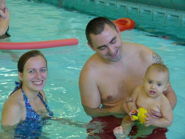 Babyschwimmen im Bürgerbad Elten