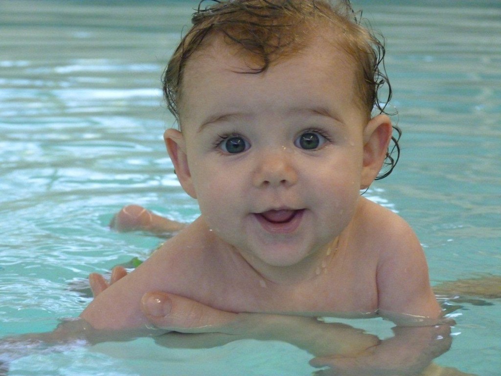 Babyschwimmen im Bürgerbad Elten