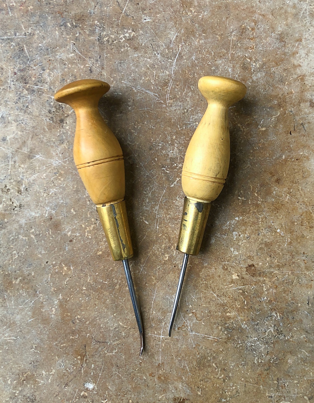 2 Shoemaker Awls resraraes seite!