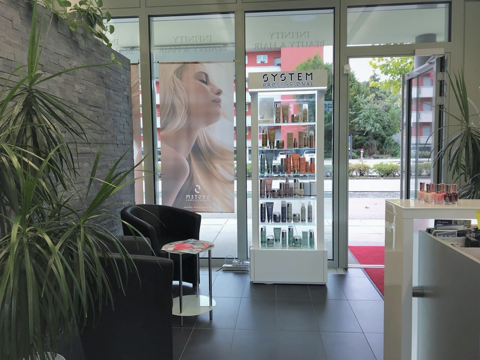 Kontakt INFINITY BEAUTY & HAIR