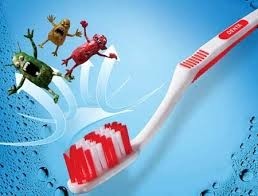 como limpiar los cepillos dentales