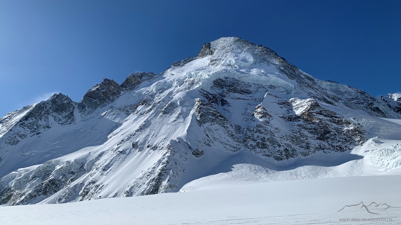 Mächtig der Dent d'Hérens