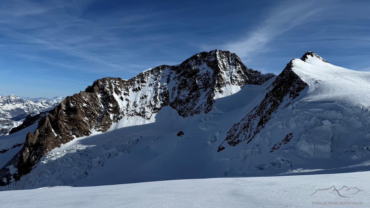 Sicht zur Dufourspitze und rechts davon die Zumsteinspitze