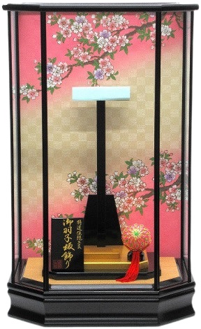 羽子板ケース 花日和（はなびより）13号 高さ53.5cm 六角 黒塗り（P700）