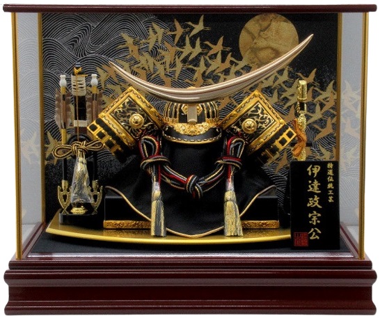 兜ケース飾り 12号 伊達 金兜（G1074A） - 伽楠（かなん）