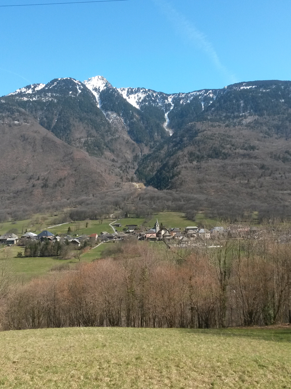La Chapelle, du village au Grand Mas, vue depuis les Grivolet (Commune de Saint-Rémy-de-Maurienne)