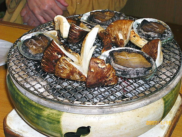 松茸とアワビの炭焼き