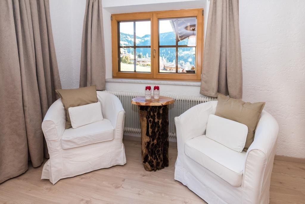 Lese- oder Sitzecke mit herrlichem Ausblick auf Alpbach