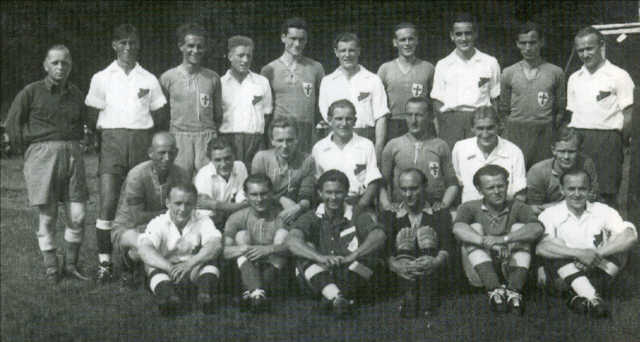 Sportfest 1949. Herrenfußballmannschaft mit Gästen von Komet Bremen