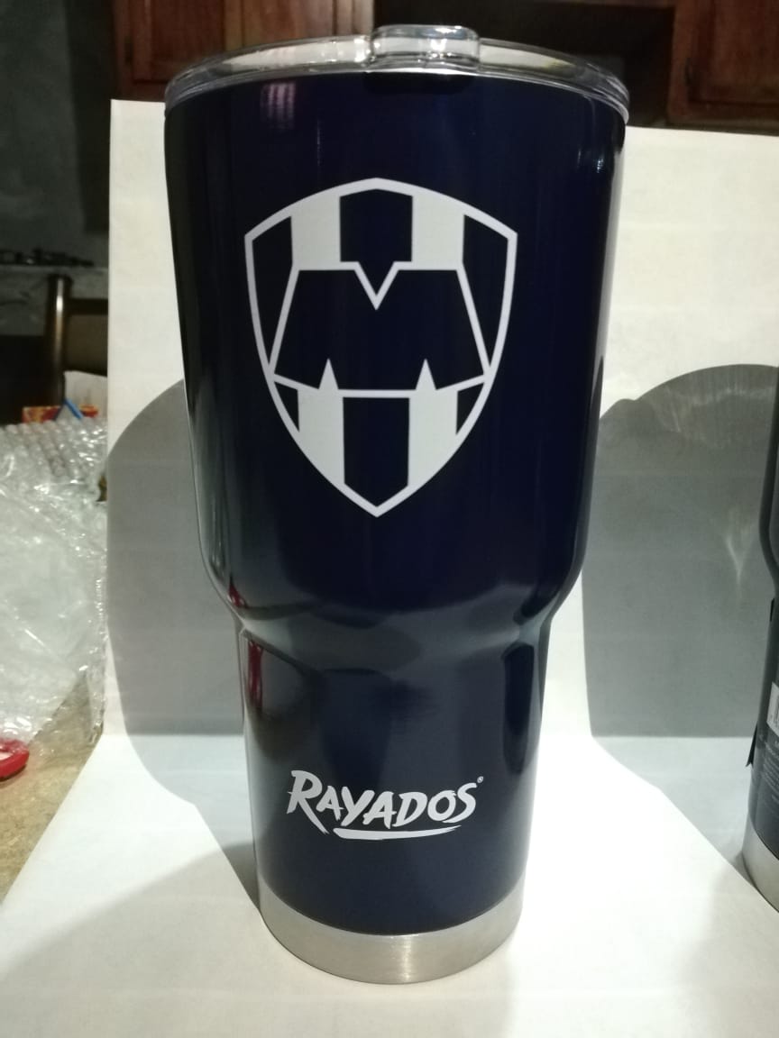 YETI OFICIAL RAYADOS 30 ONZAS. PRECIO - $450