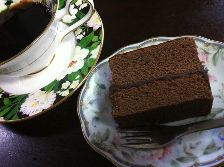 ホテルオークラ特製チョコレートケーキを食べる 出産祝い ベビーギフト