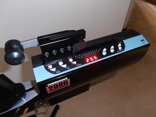 electronic constant-pull tensioning system (15 - 86lbs +/- 0.1lbs)