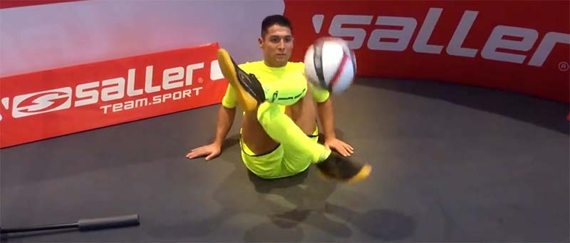 Sport Saller Messe Mein Leben Allgaeu – beeindruckender Fussball Freestyle Bodentrick mit Ball