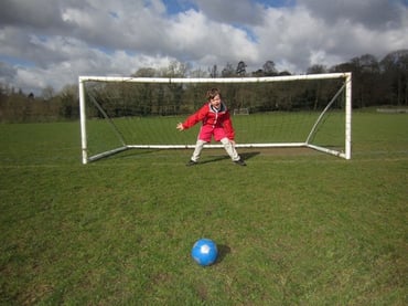 Idea Soccer penalty kids birthday party