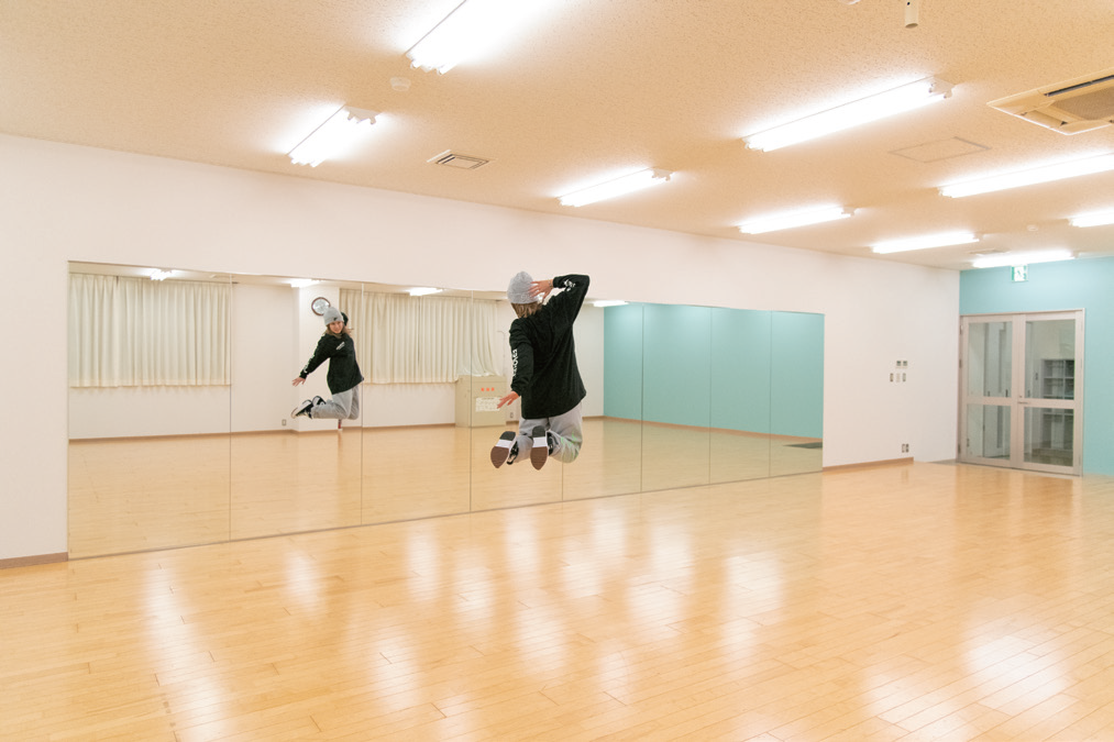 広々としたスタジオで思う存分踊りましょう！
