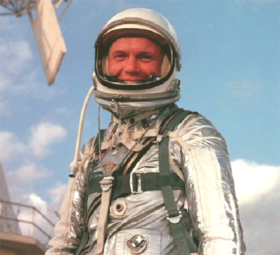 John Glenn un des premiers astronautes américains ici lors du programme Mercury