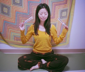 音叉ヒーリングを瞑想に取り入れる代表shanti 明日香
