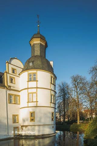 neuhaus castle
