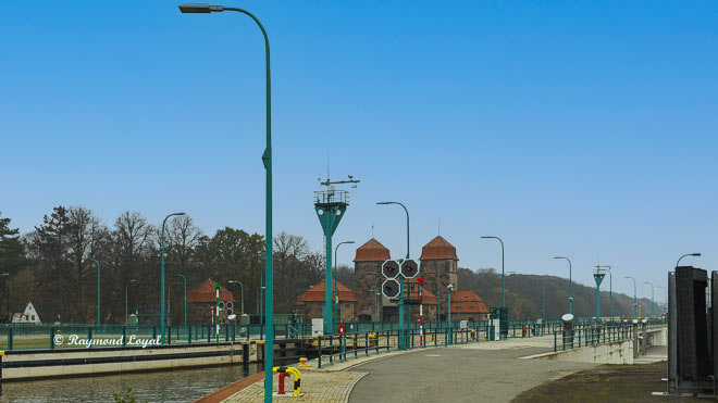 weser locks minden