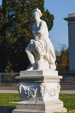 schloss benrath skulptur flora
