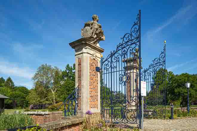 lembeck castle gate