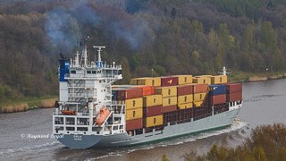 nord-ostsee-kanal container schiff wasser kanal