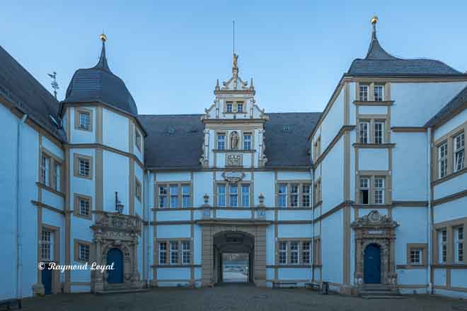 neuhaus castle house fuerstenberg