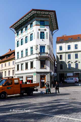 ljubljana old town image