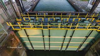 wesel-datteln-kanal schleuse friedrichsfeld schleusentor