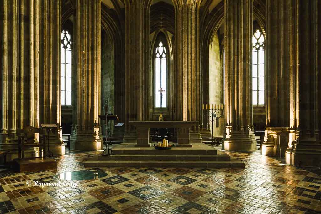 mont saint-michel main altar