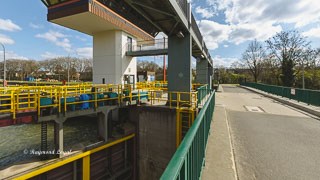 rhein-herne-kanal schleuse oberhausen schleusentor