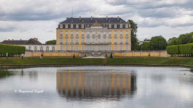 schloss augustusburg broderieparterre bassin hauptgebaeude