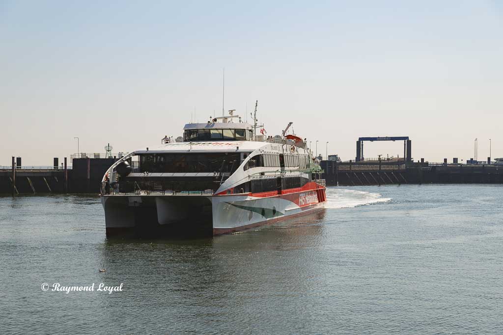 helgoland ferry image