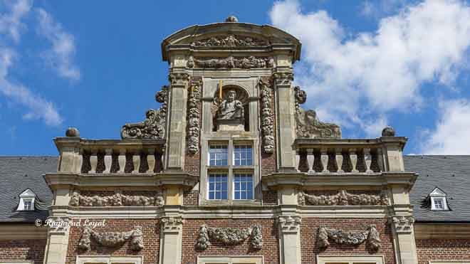 schloss ahaus giebel hauptportal