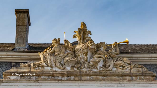 schloss augustusburg giebelfries risalit suedfluegel