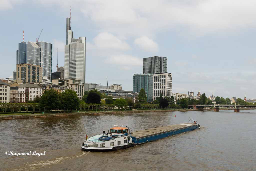 frankfurt innenstadt hochhaeuser