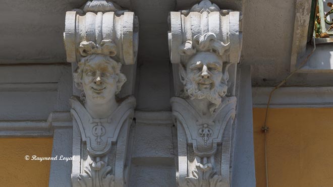 schloss augustusburg bruehl konsolen mit blattornamentik suedfassade