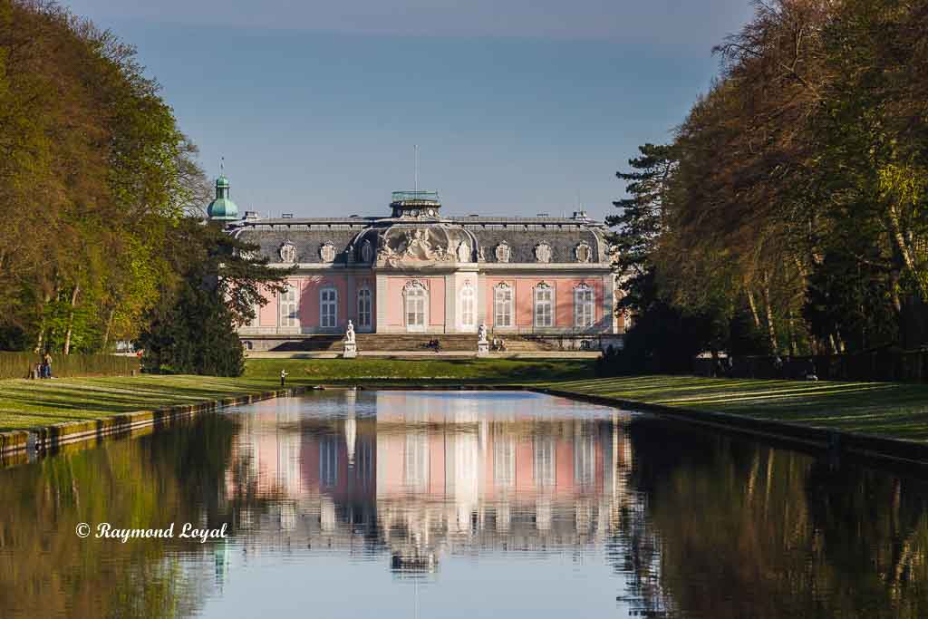 benrath palace mirroring pond