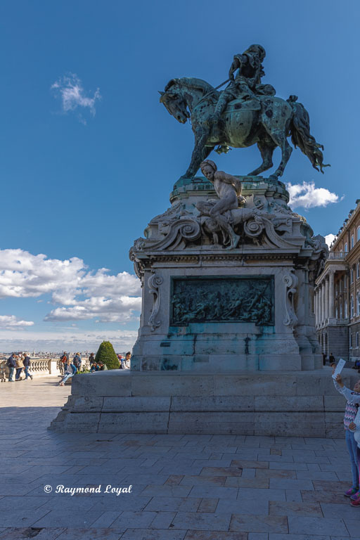 budapest castle prince eugene statue
