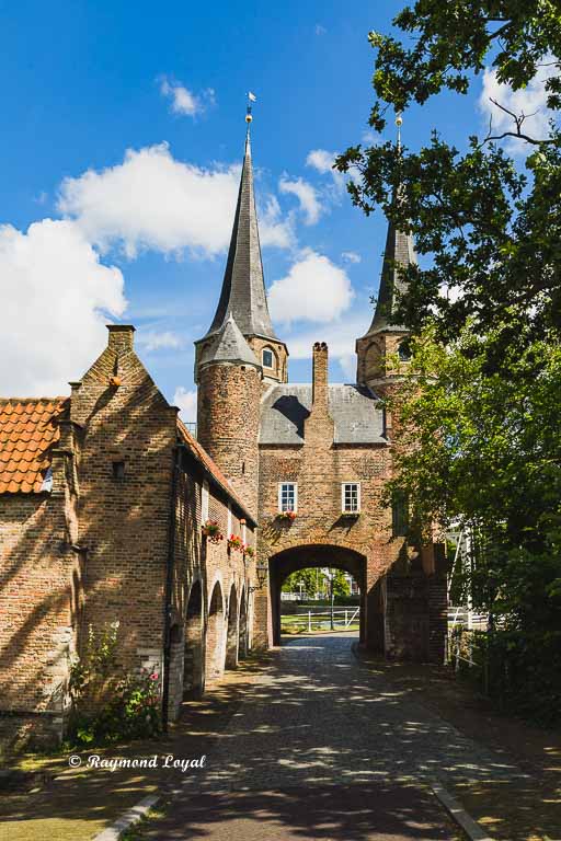 delft old town image