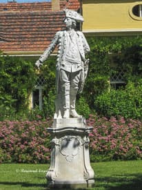 statue friedrich ii schloss sanssouci