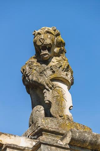 schloss lembeck barocktor loewe wappen