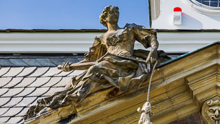 schloss nordkirchen oranienburg giebelskulptur