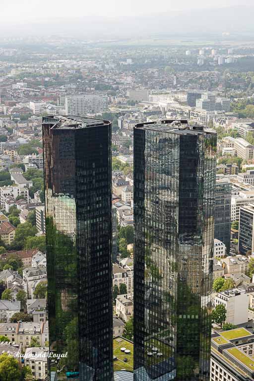 frankfurt main skyscrapers reflektionen