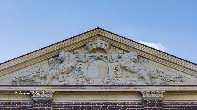 schloss nordkirchen mittelrisalit suedseite wappen giebel