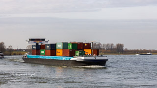 containerschiff binnenschiff fluss rhein xanten