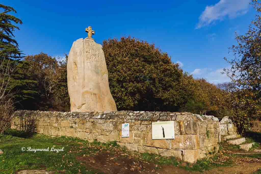 menhir saint uzec france