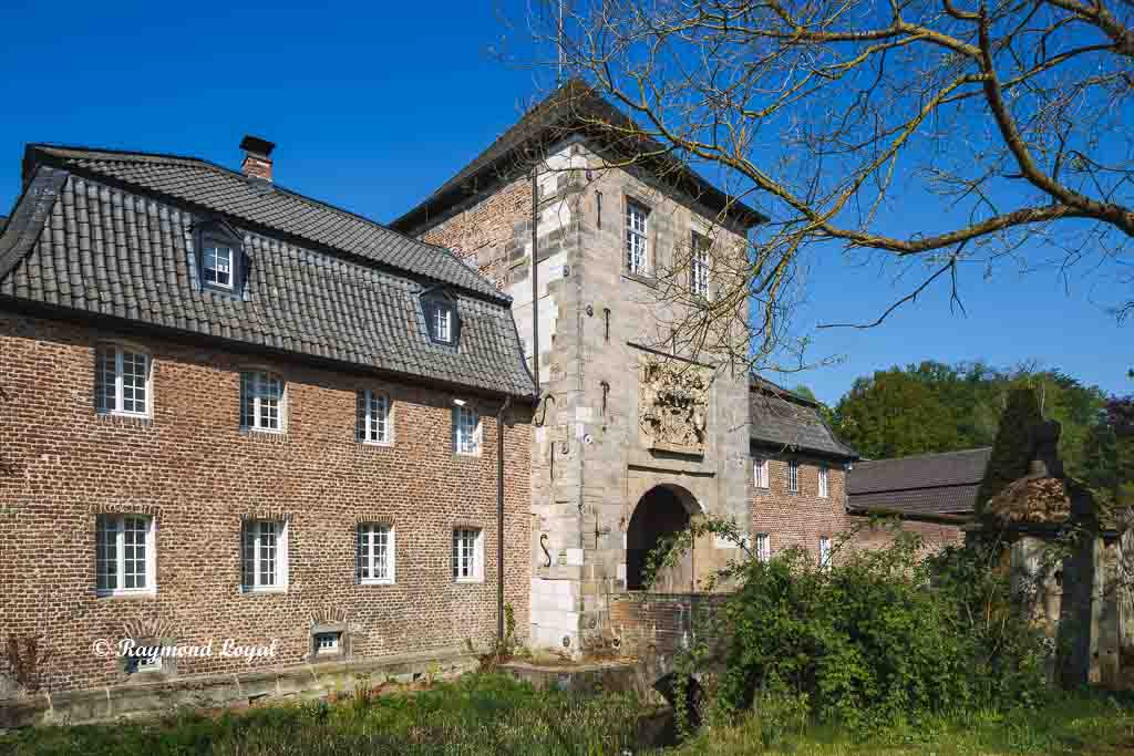 castle dyck gate tower