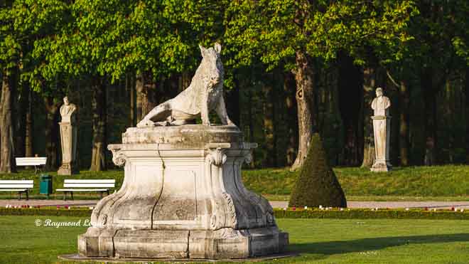 schloss nordkirchen rasenparterre west skulptur keiler
