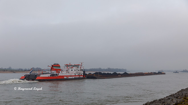 veerhaven ix pusher boat on the rhine